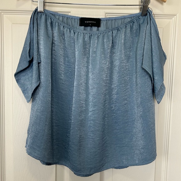 Workhall off shoulder - Picture 2 of 8